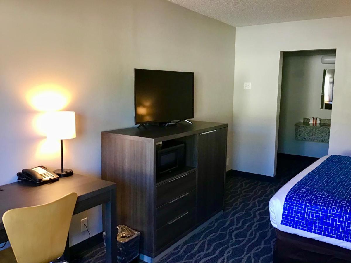 Travelodge Inn & Suites By Wyndham Missoula University Park Ngoại thất bức ảnh