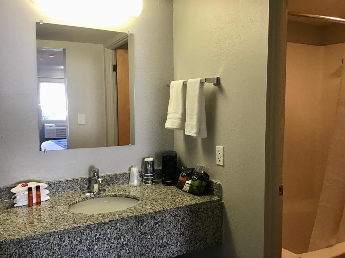 Travelodge Inn & Suites By Wyndham Missoula University Park Ngoại thất bức ảnh