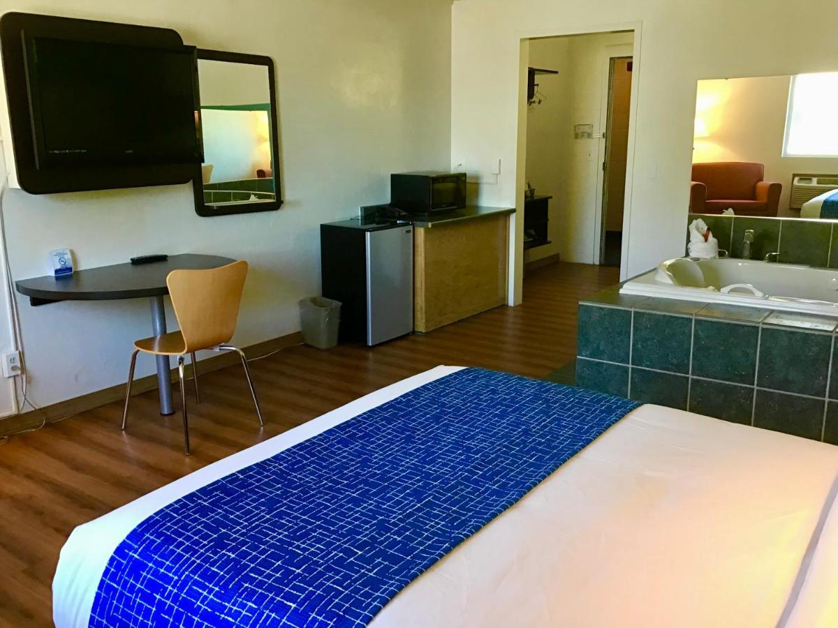 Travelodge Inn & Suites By Wyndham Missoula University Park Ngoại thất bức ảnh